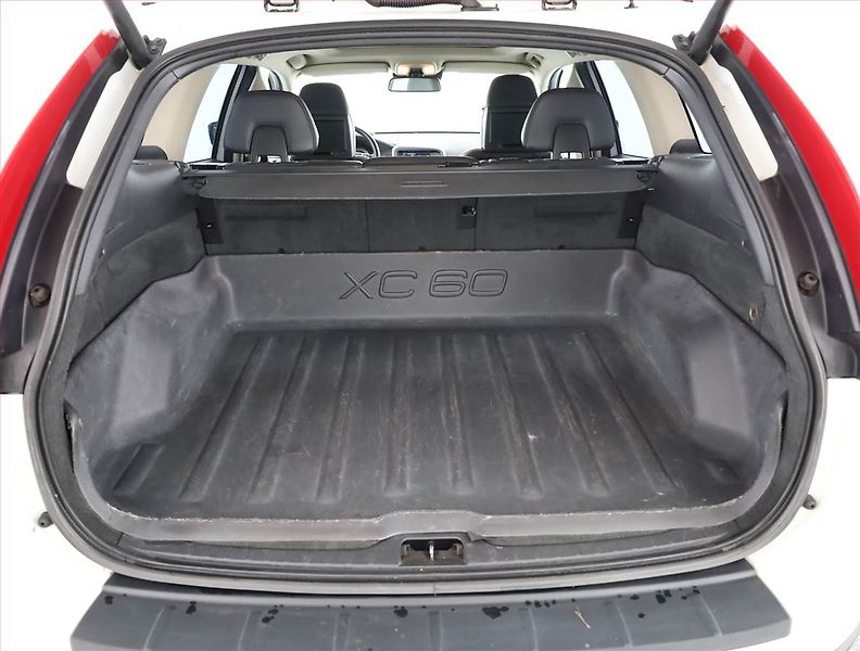 Volvo XC60 (2012) D5, 4X4, Automat, ČR,1.maj - fotka 15 z 16