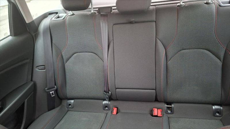 Seat Leon 2,0 110 KW ST FR Panorama - fotka 12 z 19
