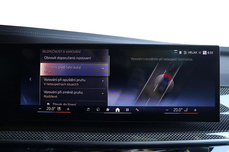 BMW Řada 7 750e xDrive - fotka 13 z 36