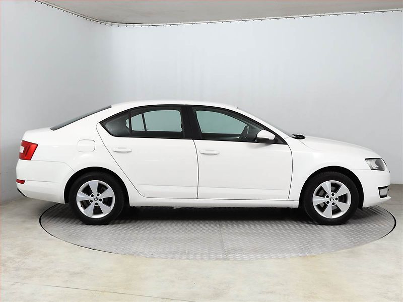 Škoda Octavia (2013) 1.2 TSI - fotka 6 z 12