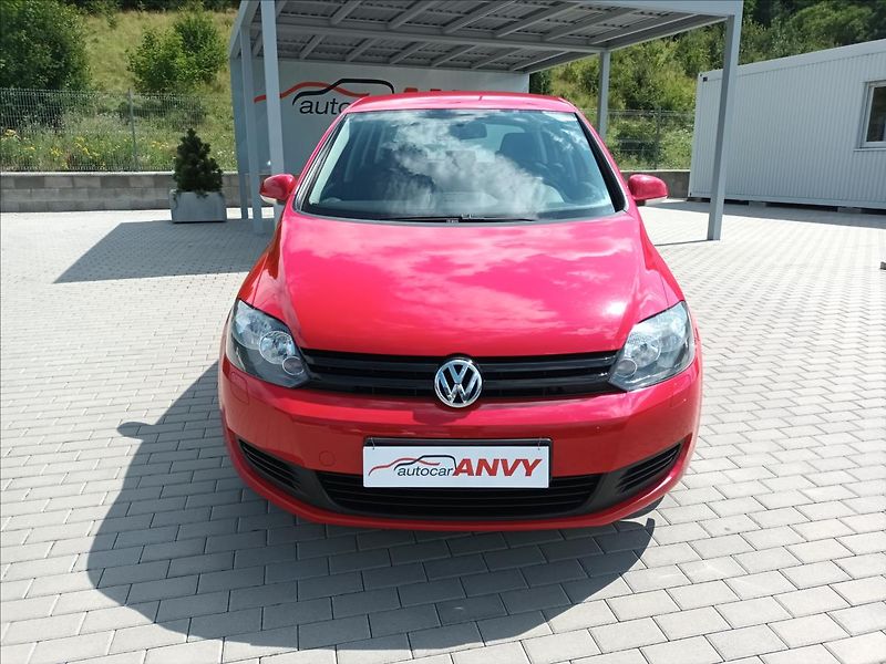 Volkswagen Golf Plus 1,6 TDI,66KW,SERVISKA,TAŽNÉ - fotka 2 z 39