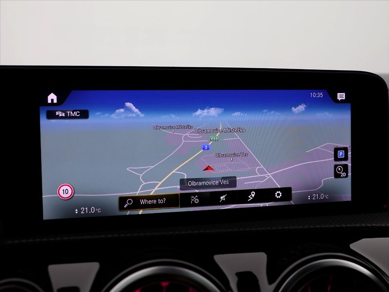 Mercedes-Benz CLA 2,0 35 AMG 225kW 4MATIC CZ - fotka 30 z 46