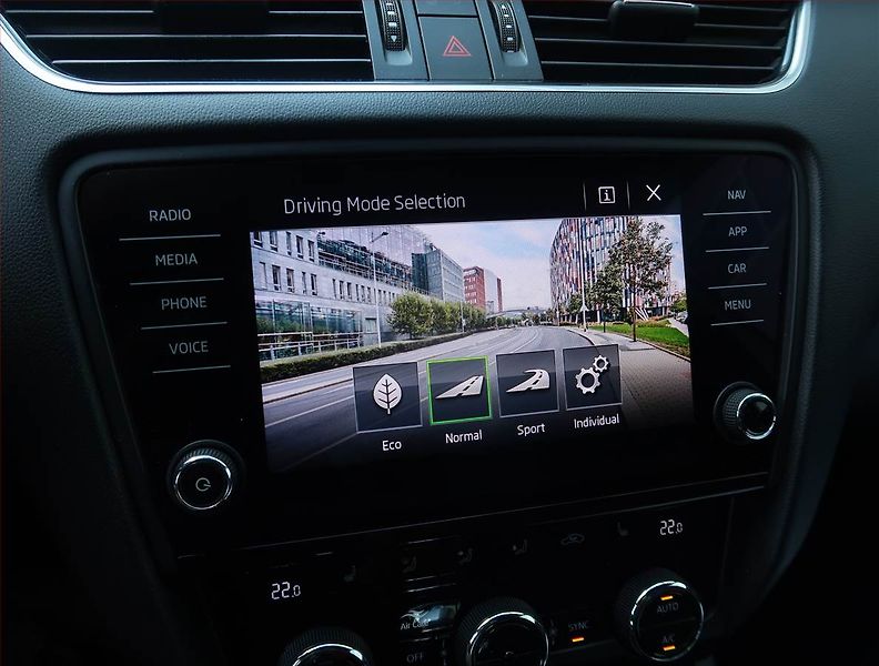 Škoda Octavia (2019) Laurin&Klement 2.0 TDI - fotka 22 z 27