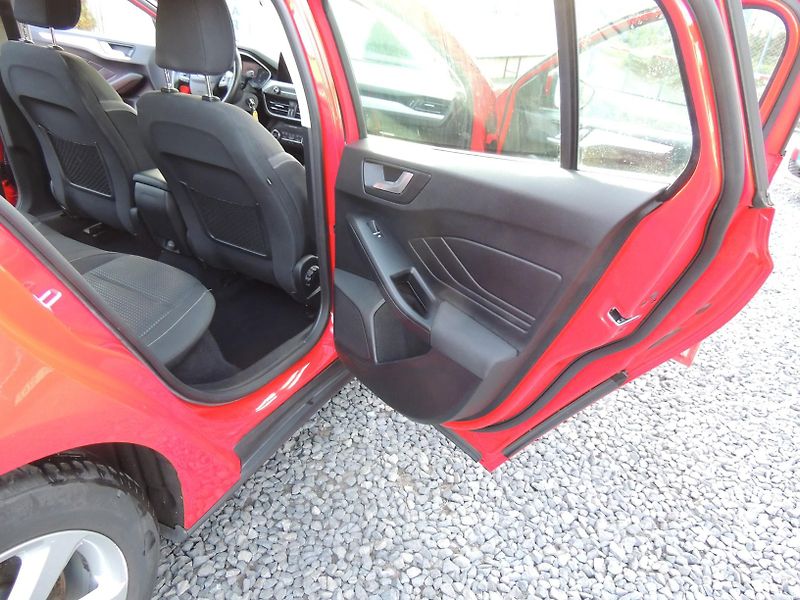 Ford Focus (2020) Combi 1.0i,92kw,ČR,1.majitel - fotka 15 z 40