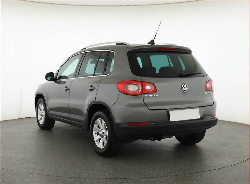 Volkswagen Tiguan (2009) 2.0 TSI, 4X4, Automat, Navi - fotka 4 z 18