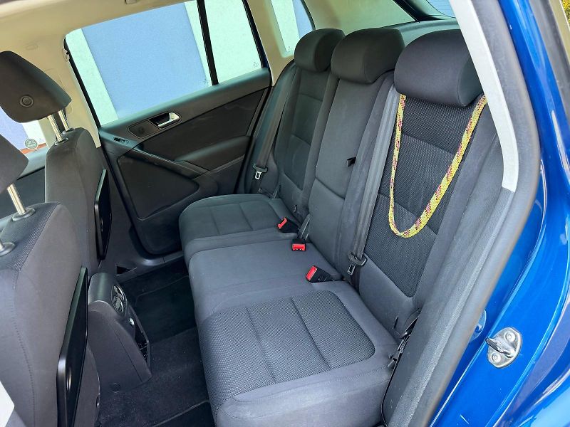 Volkswagen Tiguan 2,0 TDI 4x4 / Sport / servis.k - fotka 13 z 29