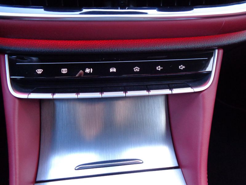 MG EHS 1,5 PHEV 10 AT, Exclusive - fotka 19 z 41