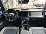Ford Bronco 2.7 EcoBoost 246kW OUTER BANKS - náhled 14