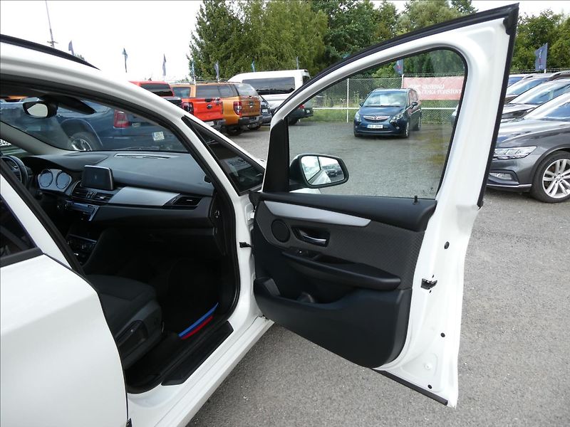 BMW Řada 2 218D 110kW GRAN TOURER - fotka 26 z 47