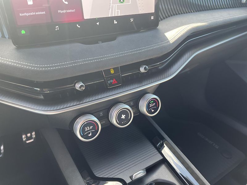 Škoda Superb SPORTLINE 2.0TDI 142kW 4X4 A7A - fotka 17 z 25