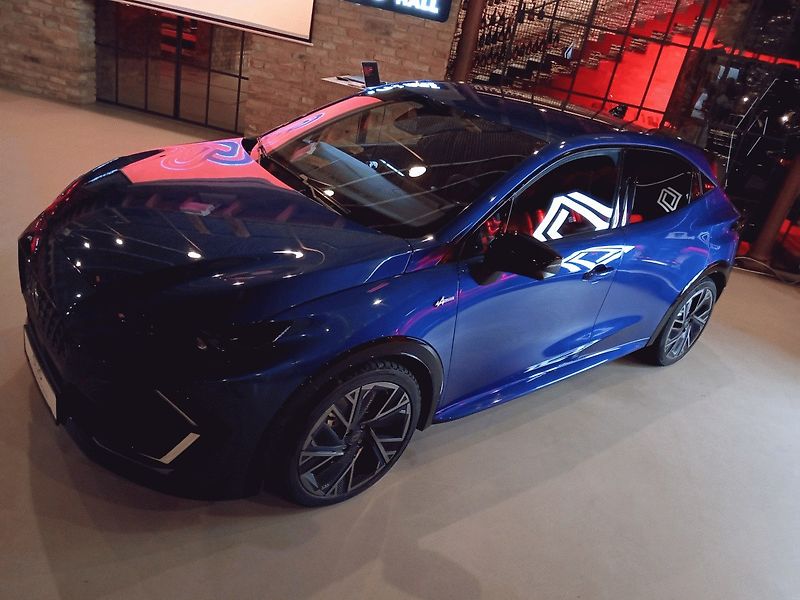 Renault Clio (2026) esprit Alpine full hybrid E-Te - fotka 8 z 8