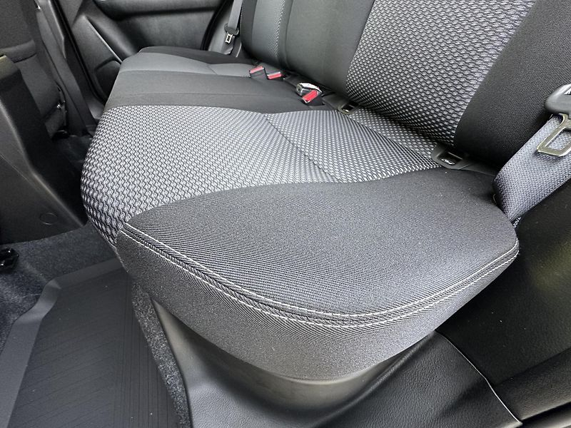 Suzuki Vitara (2024) 4x4*1.4 hybrid/95Kw * 1.Maj.  - fotka 25 z 38