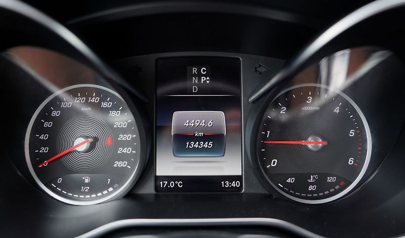 Mercedes-Benz Třídy V V300dL 4Matic/AMG/Burm/ČR/7mís - fotka 37 z 44