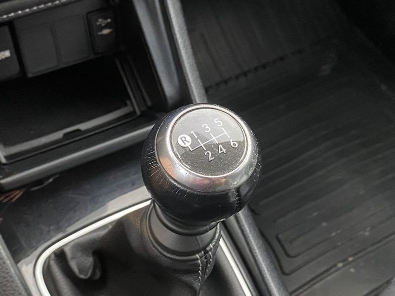 Toyota Auris 1.4D, ČR, Active, manual - fotka 23 z 29