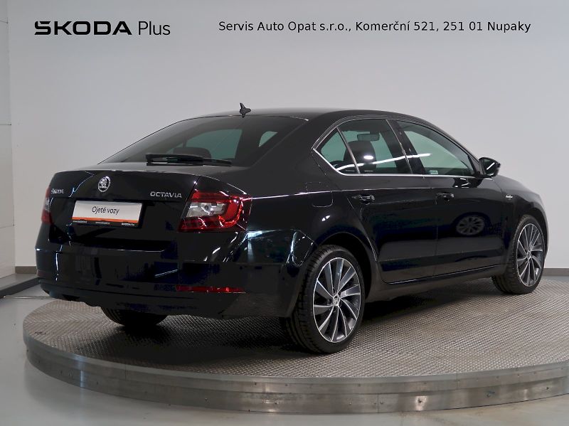 Škoda Octavia (2019) LAURIN&KLEMENT 2.0TDI 110KW DS - fotka 2 z 48