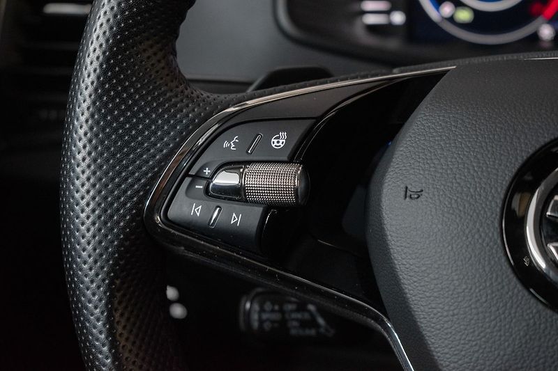 Škoda Karoq 1.5 TSI STYLE+*DSG*WEBASTO*ČR - fotka 19 z 44