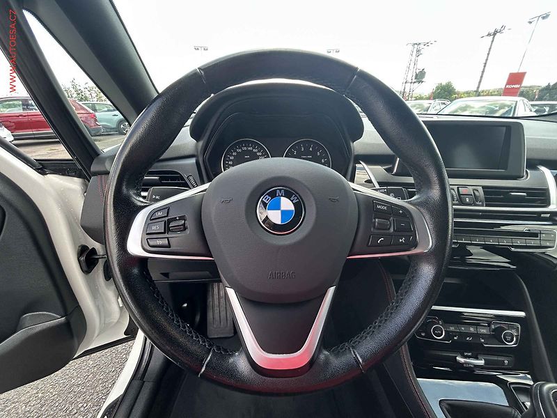 BMW Řada 2 (2016) 1.5i, ČR, autoAC, temp - fotka 12 z 19