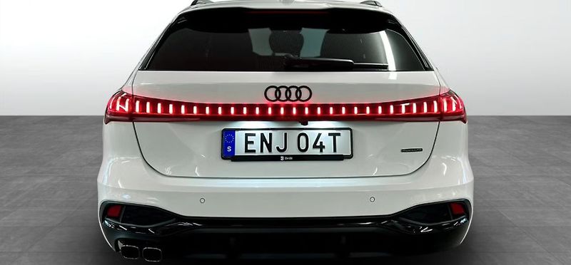Audi A5 Avant 2.0 TDI Q S-Line Ambient - fotka 6 z 19