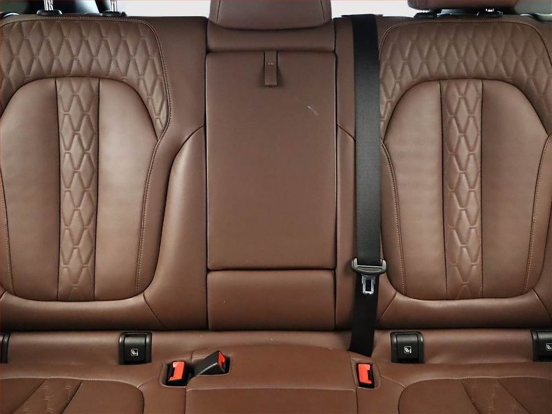 BMW X5 (2021) xDrive40i - fotka 8 z 24