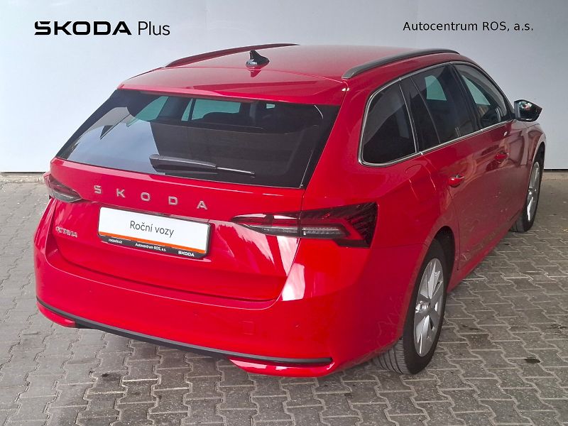 Škoda Octavia (2024) Combi STYLE TD 110/2.0 A7F - fotka 2 z 44