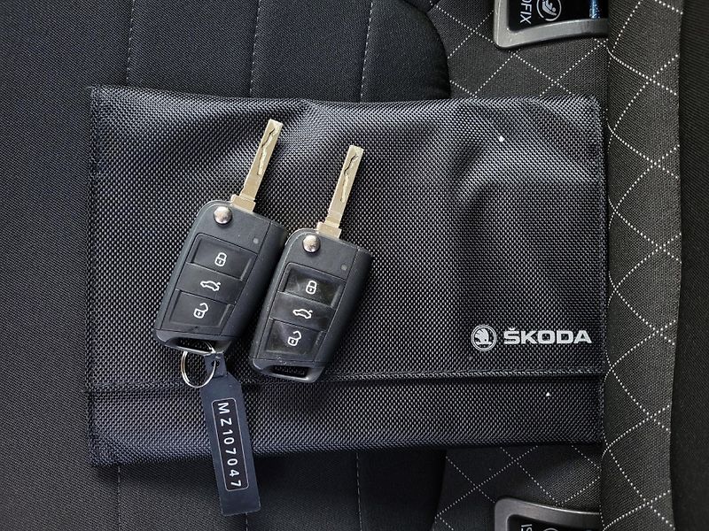 Škoda Fabia 1.0 TSI AMBITION Combi TOUR - fotka 40 z 44