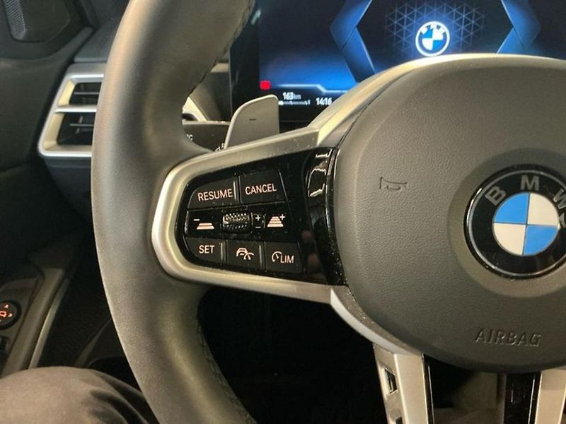 BMW Řada 3 330i xDrive Touring - fotka 11 z 12