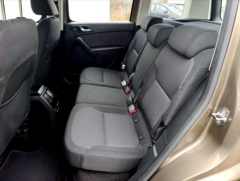 Škoda Yeti 1,6 TDi Navi Klima Tempomat - fotka 20 z 34