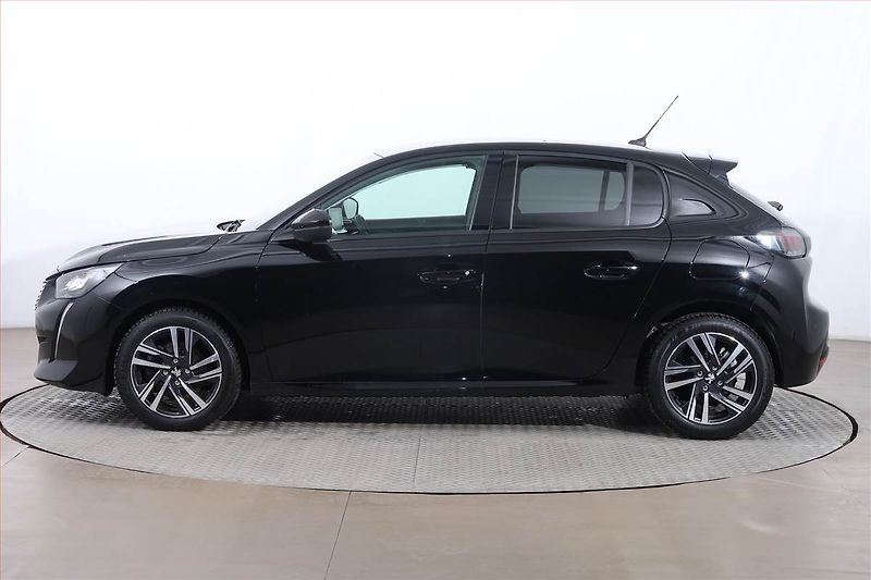 Peugeot 208 (2021) Allure 1.2 PureTech - fotka 3 z 17