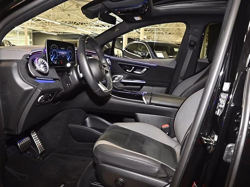 Mercedes-Benz EQE 300 AMG Pano ACC 360 DIGI.Ligh - fotka 4 z 13