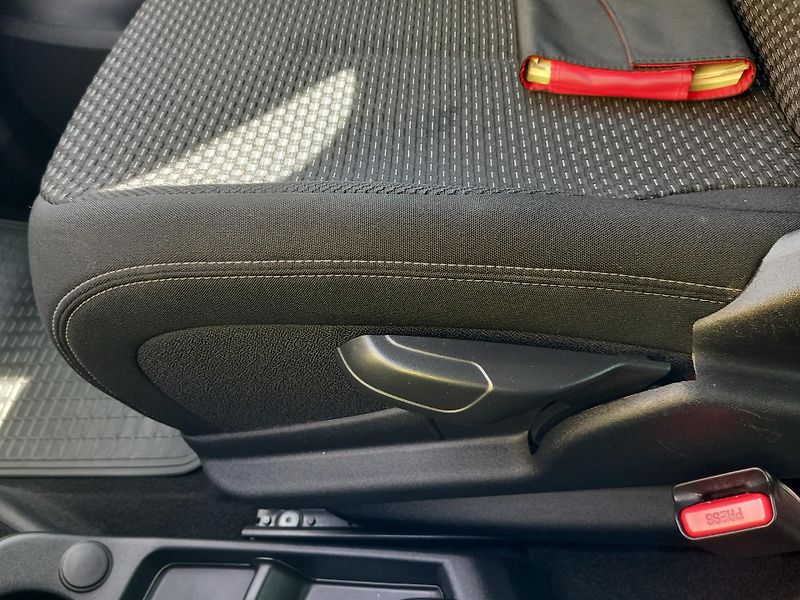 Citroën C4 Picasso (2010) 1,6HDi SERVISKA NAVI  NOVÁ STK - fotka 28 z 34