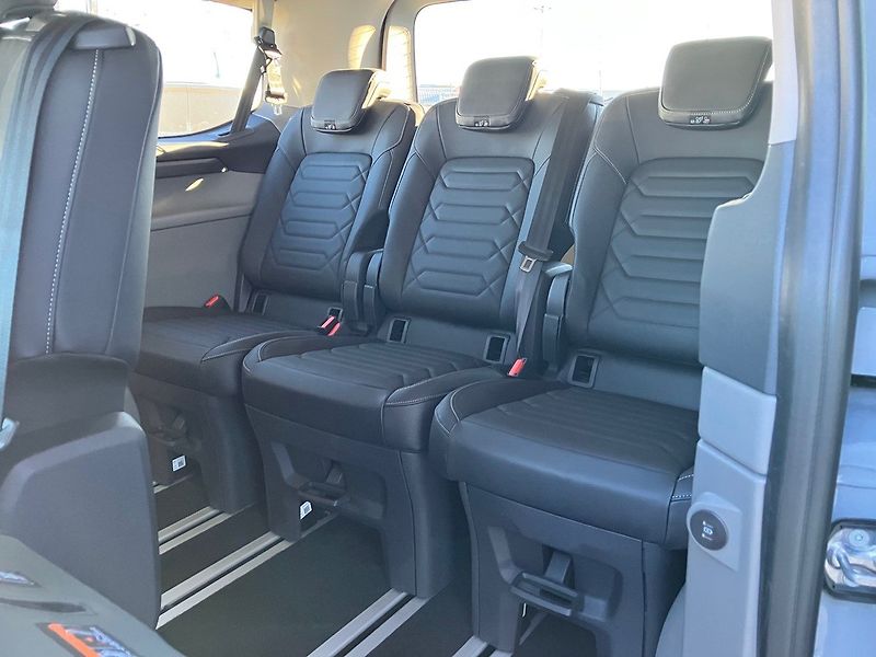 Ford Tourneo Custom (2025) Titanium X L1, Tourneo, 64 kWh - fotka 20 z 28
