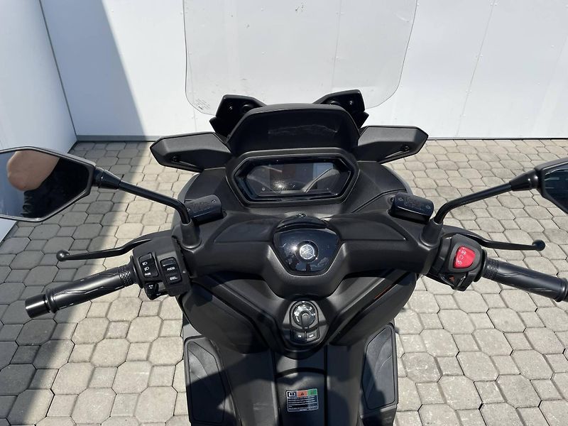 Yamaha (2026) XMAX 300 EU5+ - fotka 9 z 11