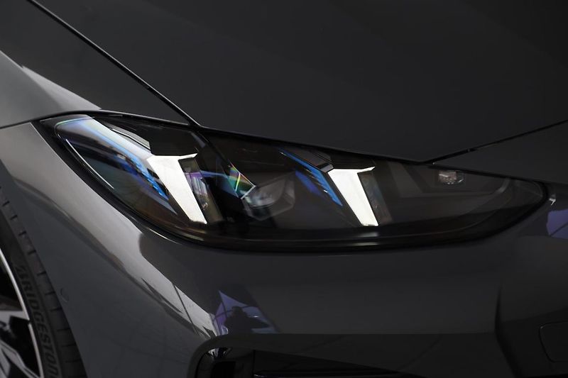 BMW Řada 4 M440i xDrive Gran Coupé - fotka 17 z 18