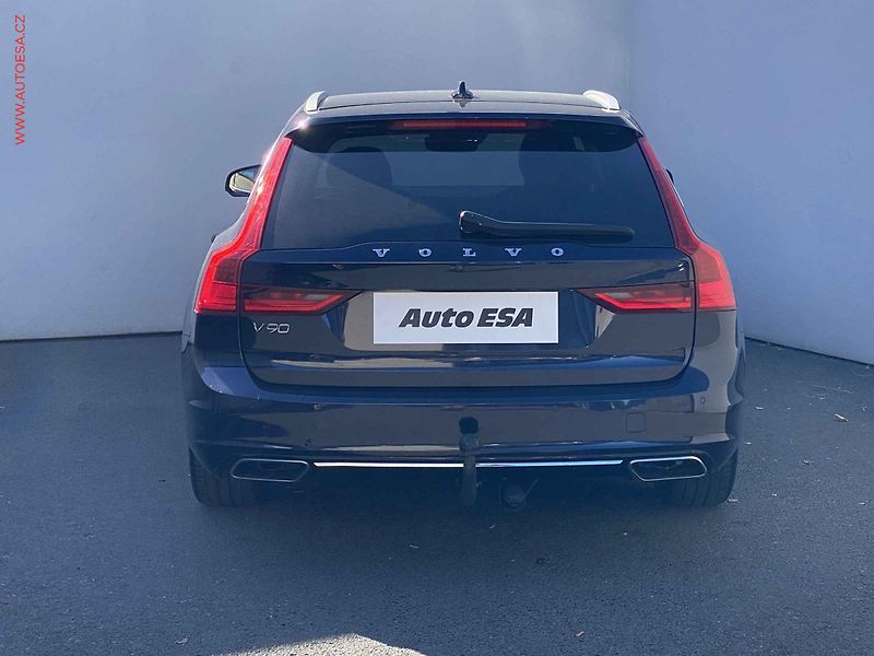 Volvo V90 (2018) 2.0D, AT, navi, LED - fotka 5 z 20