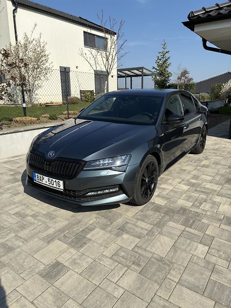 Škoda Superb (2021) - fotka 1 z 14