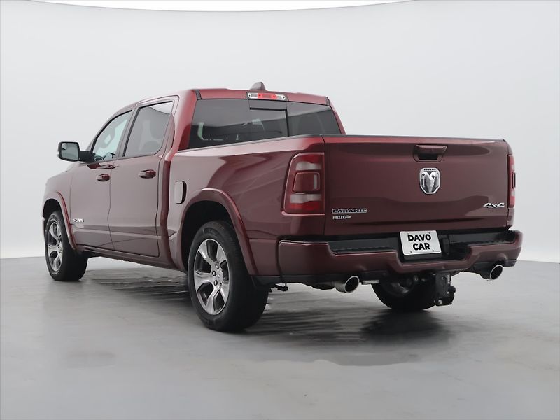 Dodge RAM 5,7 1500 295kW Laramie 4x4 - fotka 5 z 32