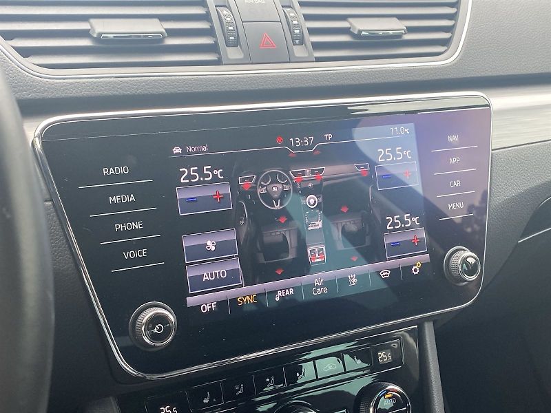 Škoda Superb (2020) 2.0 TDI DSG Style - fotka 12 z 32
