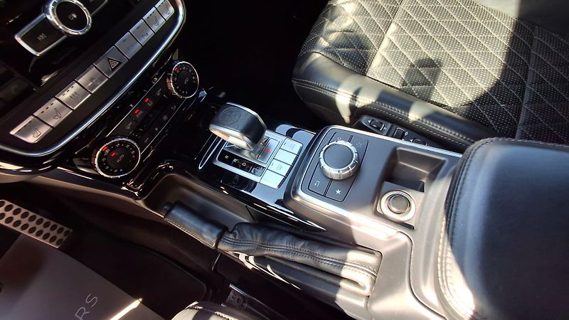 Mercedes-Benz Třídy G G63AMG-BRABUS PAKET-R22 - fotka 24 z 34