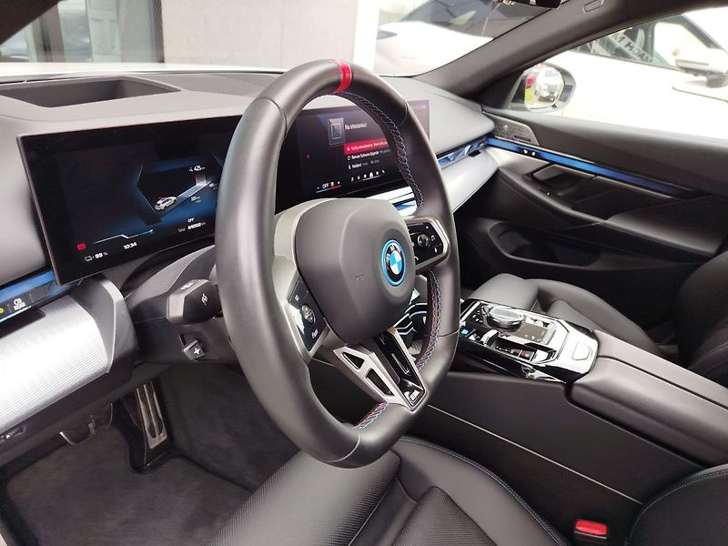 BMW Ostatní M60 xDrive Touring TOP - fotka 14 z 23