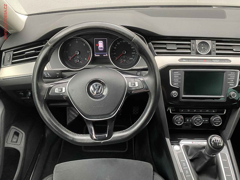 Volkswagen Passat (2016) 2.0 TDi 4x4, Highline, LED - fotka 11 z 17