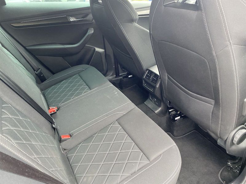 Škoda Karoq (2025) 1.5 TSI DSG Sportline - fotka 9 z 45