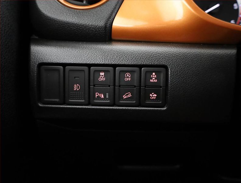 Suzuki Vitara (2016) Premium 1.6 DDiS, 4X4 - fotka 15 z 19