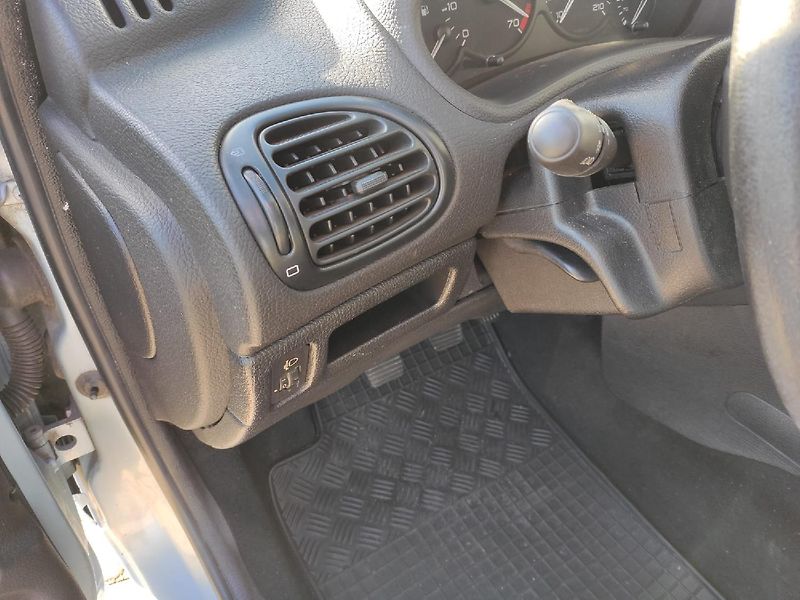 Peugeot 206 (2007) 1.4i 75k MAN5  - fotka 20 z 21