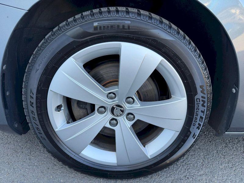 Škoda Superb (2022) 2.0 TDI 147kW 4x4 DSG Style - fotka 34 z 35