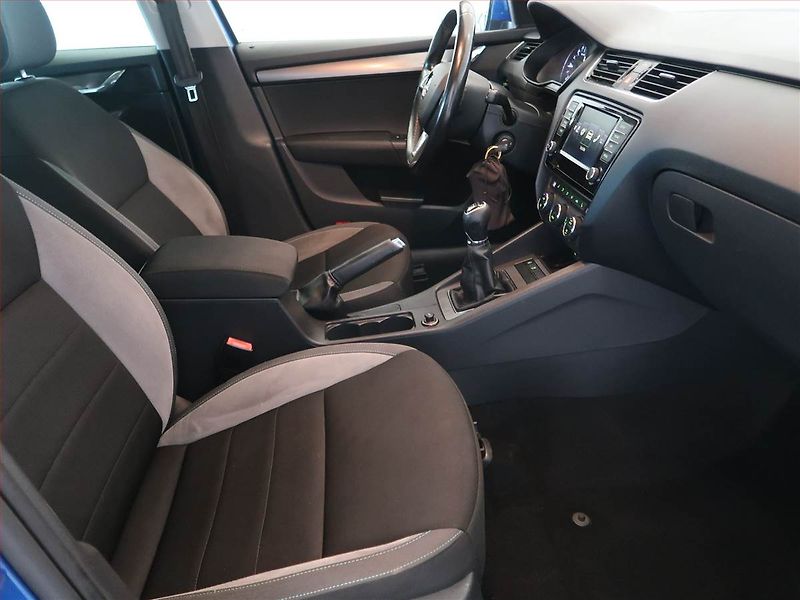 Škoda Octavia (2016) Style Plus 2.0 TDI, Xenony - fotka 9 z 14