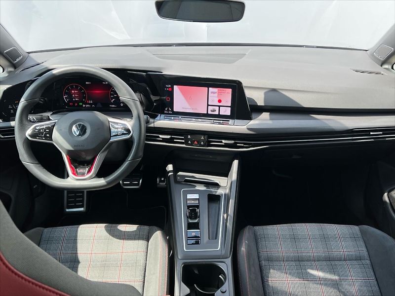 Volkswagen Golf 2,0 TSi 180kW 7DSG  8 GTi - fotka 5 z 28
