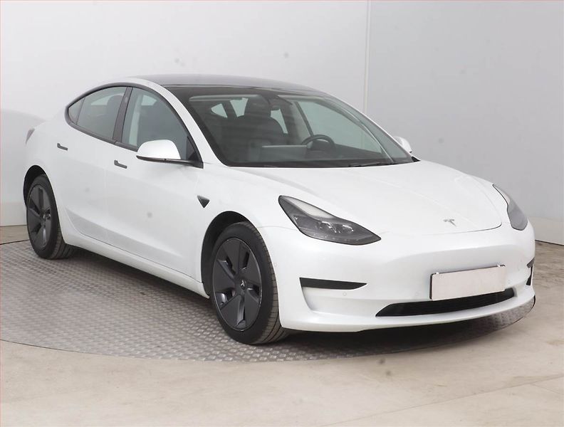Tesla Model 3 (2022) Standard Range LFP, SoH 92% - fotografie inzerátu