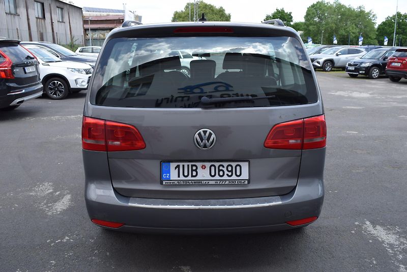 Volkswagen Touran (2010) 1.6TDI 77kw TRENDLINE BMT NAV  - fotka 9 z 48