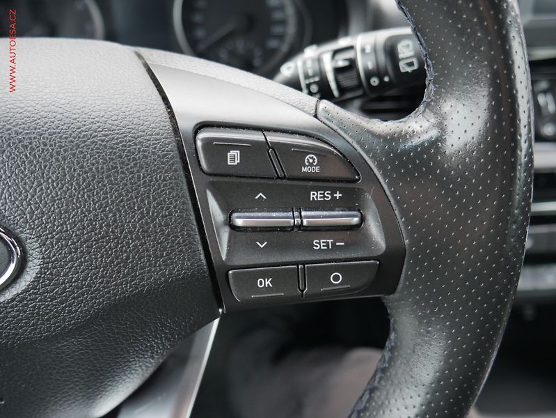 Hyundai i30 (2018) 1.4T-GDi, 2.maj,ČR, AC, park - fotka 13 z 21