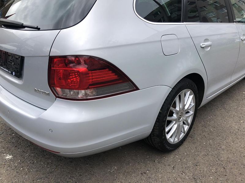 Volkswagen Golf (2011) 2,0TDi STYLE nez. rezervace - fotka 10 z 68